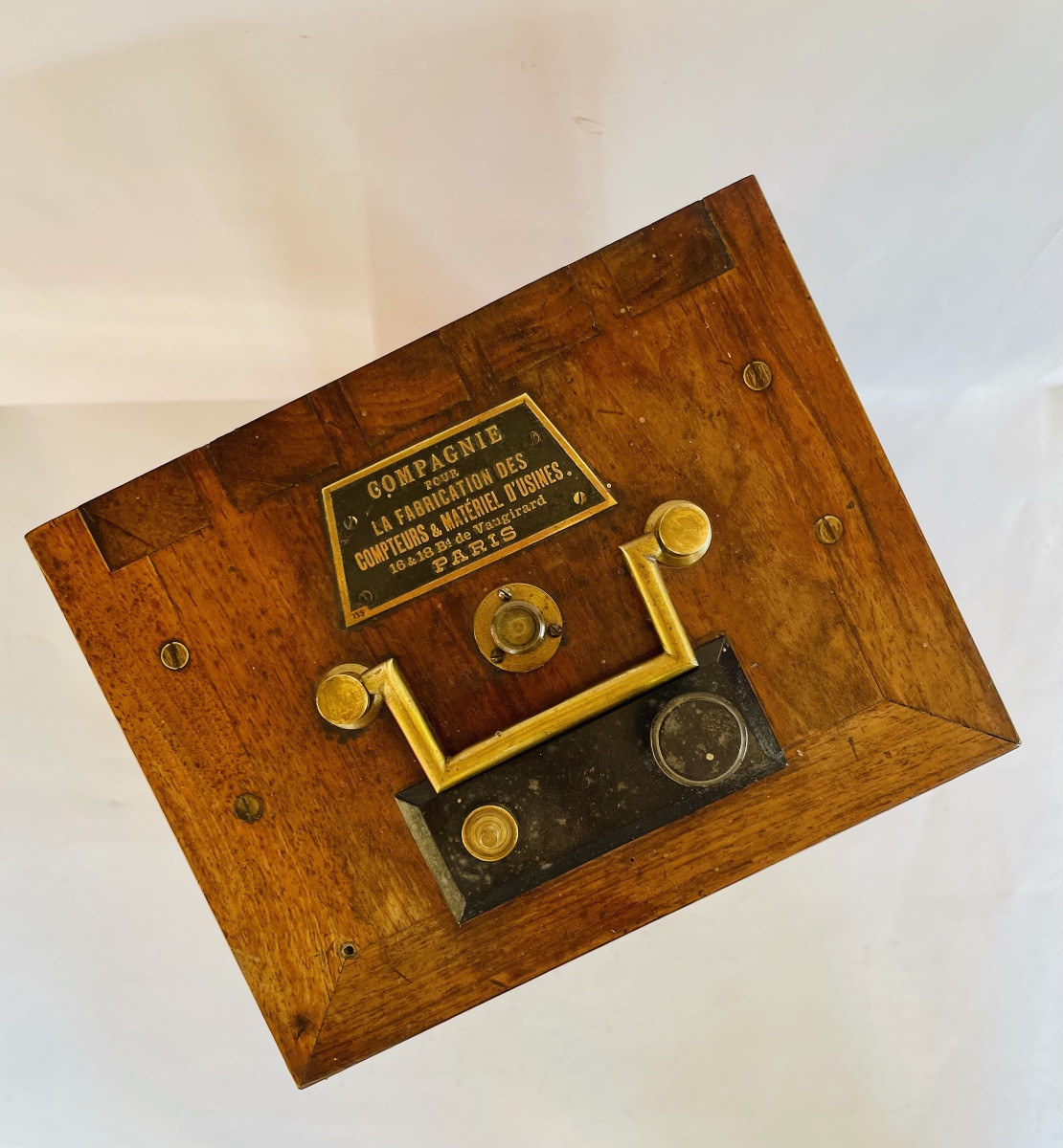 Coffret en noyer vitré-photo-2